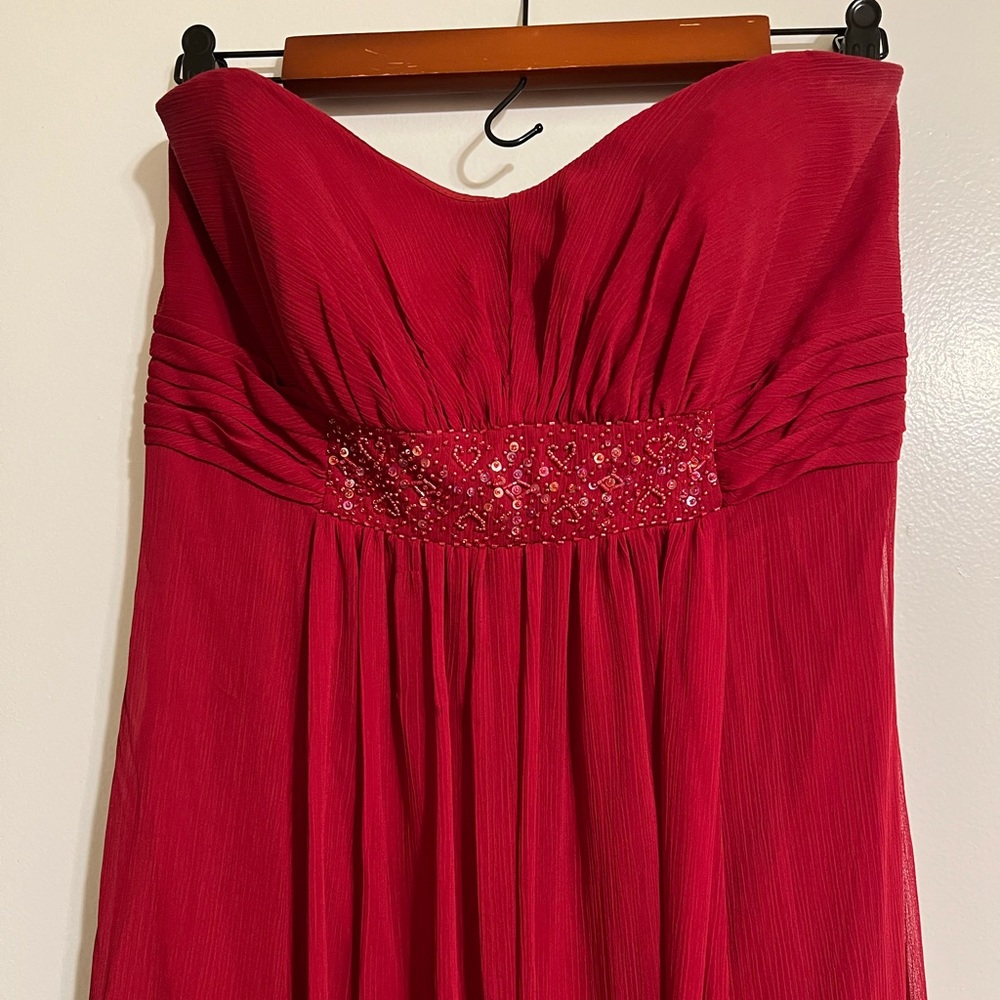 David’s Bridal Strapless Crinkle Chiffon Dress with Godets